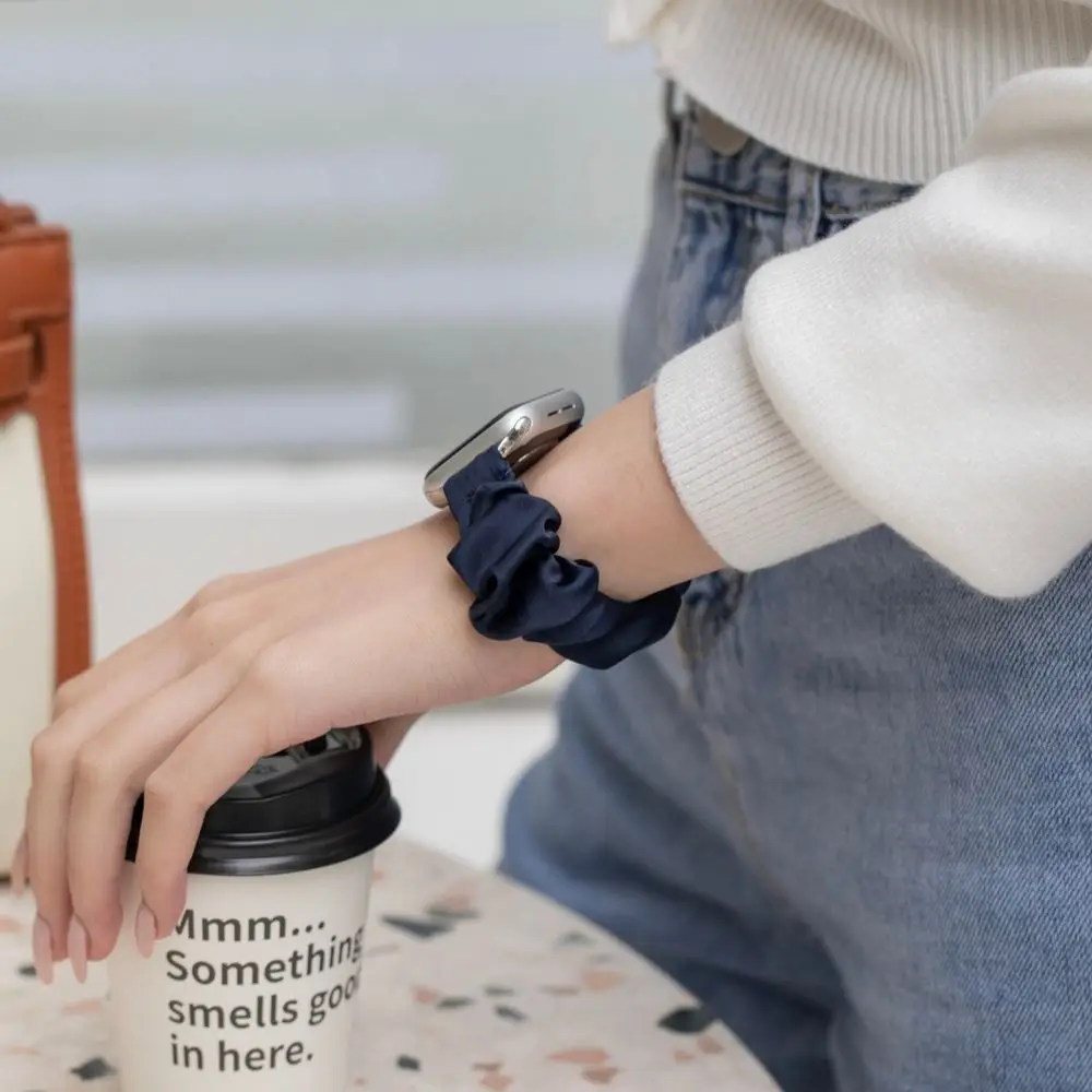 سوار ساعة العلامة التجارية الجديدة حزام ساعة اليد لساعة أبل المرأة حزام الأمعاء الغليظة الصغيرة مع ربطة شعر ل iwatch 1/2/3/4/5/6/7