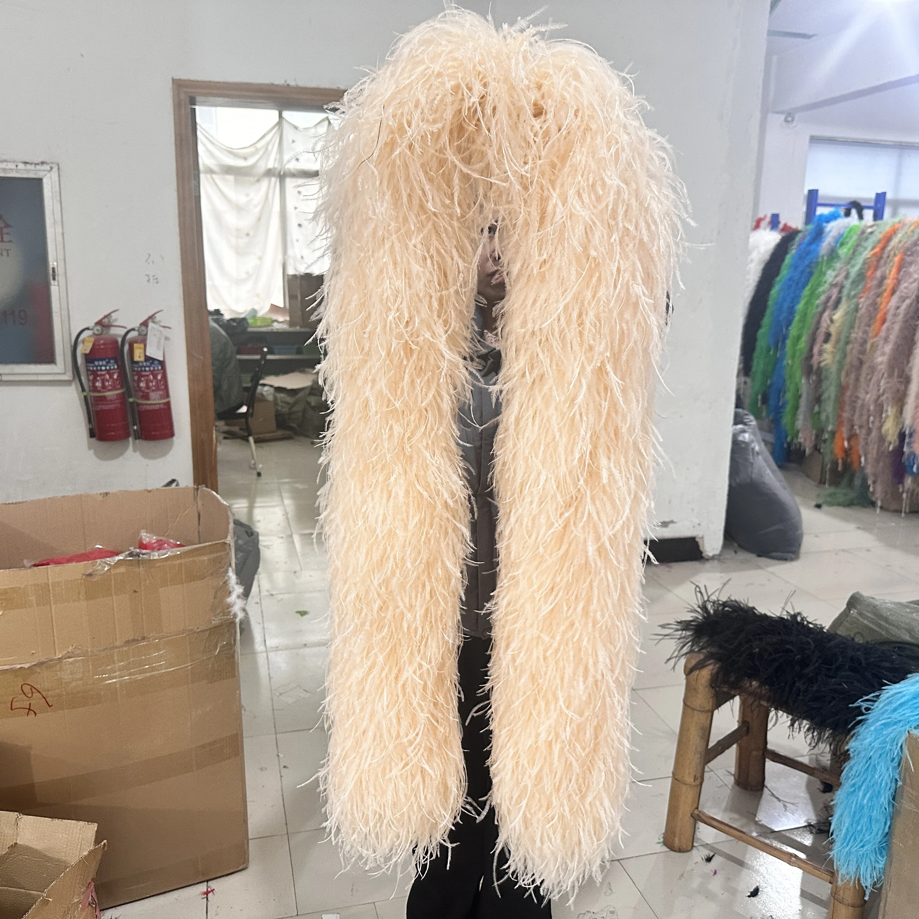 Retro Colorful 1 Meter Ostrich Feather Boa Trims Fluffy White Ostrich Feathers for Wedding Dresses Dcoration Boa Shawl 1-30Ply