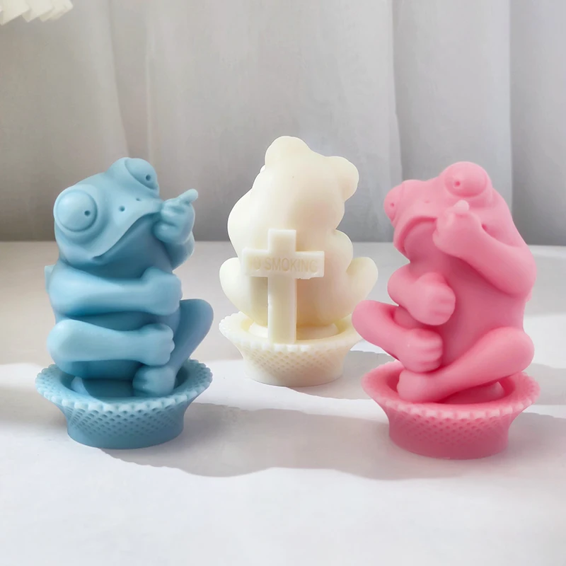 Smoking Frog Candle Mold Contradiction Frog Aromatherapy Candle Pendant Ice Grid Mold