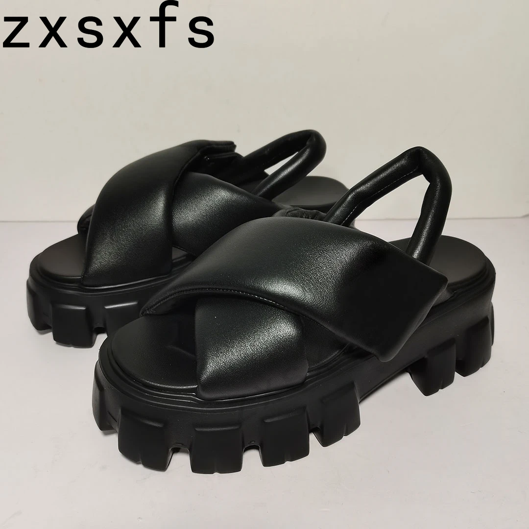 Neue Dicken Sohlen Plattform Sandalen Frauen Schwarz Weiß Rom Sandalen Casual Strand Wohnungen Sandalen Sommer Punk Lefu Schuhe