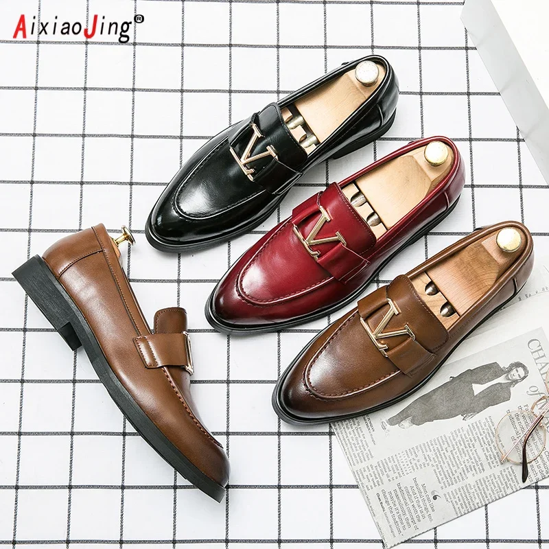 New Designer Men\'s Leather Shoes Trend Luxury Brand Business Pointed Toe Leather Shoes Casual Shoes Leather Buckle Men\'s Loafers