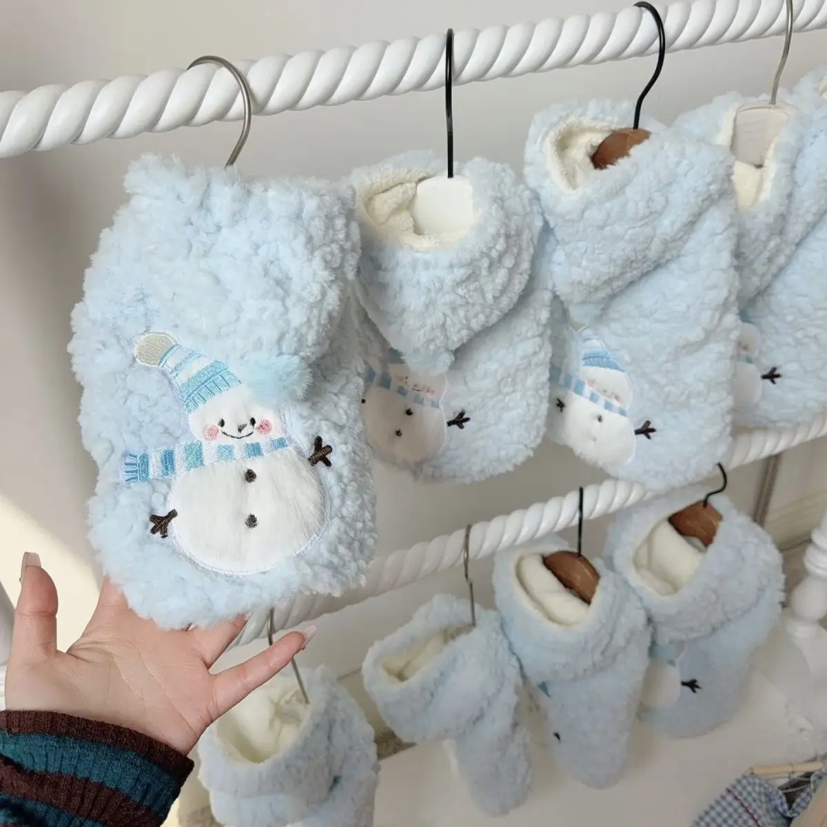 

Новая зимняя толстая плюшевая одежда для щенков, модное теплое пальто с милым принтом снеговика для маленьких и средних собак, верхняя одежда чихуахуа-пуделя XS-XL