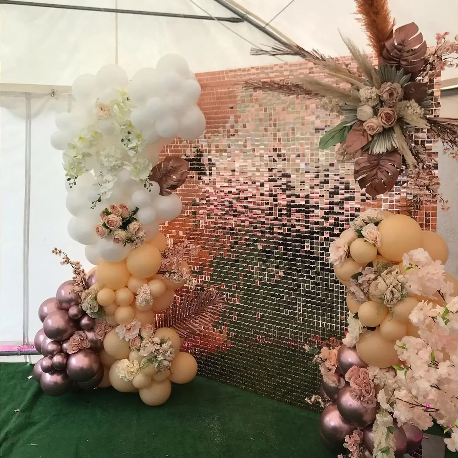 Schimmernder Wandhintergrund, Champagnergold, quadratisch, Pailletten-Wandpaneel, Hintergrunddekoration für Hochzeit, Jahrestag, Geburtstag, Party, 24-tlg – Detail 5
