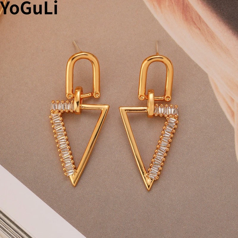 Modern Jewelry Senior Sense Gold Color Trangle Dangle Earrings For Women Party Gifts Fine Ear Accessories 2023 Trend New