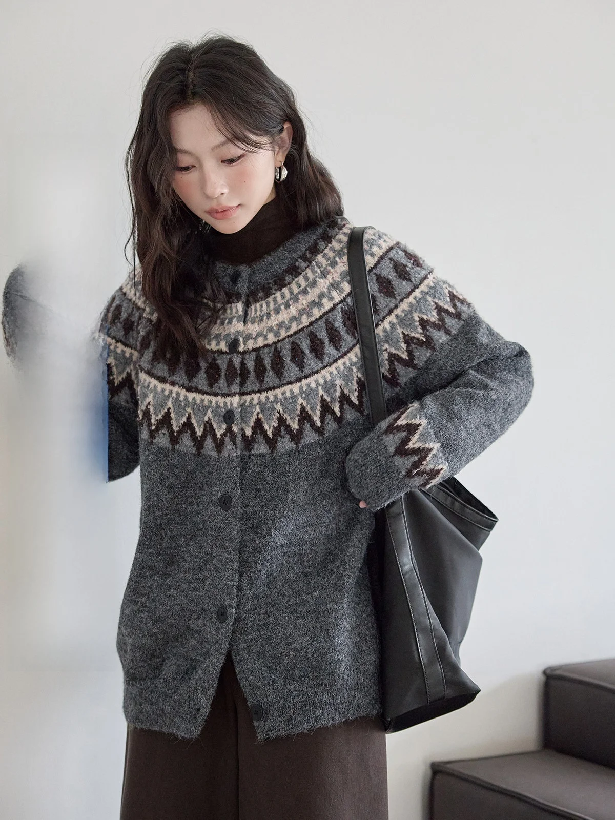 

HuiXi Knitted Sweater Women's oulder-Drop Open Cardigan Vintage Ele Versatile Winter 2025 New Arrival Casual Commute Sle