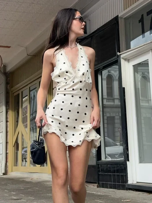 

Сексуальное платье А-силуэта в горошек с V-образным вырезом, кружевной отделкой и баской, из полиэстерового атласа, короткая юбка, женская одежда
