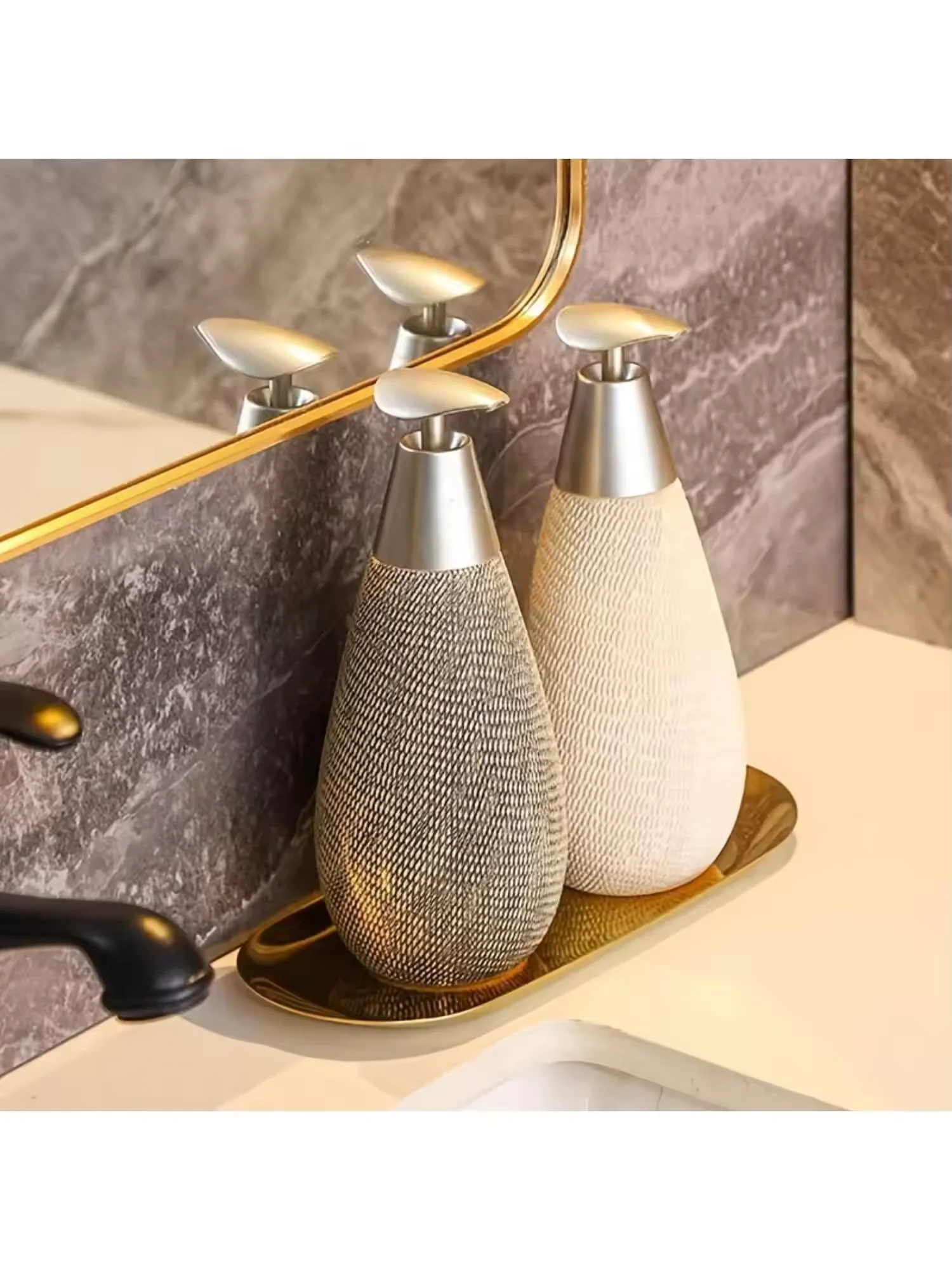 

Creative Retro Style Ceramic Push-Type Soap Dispenser With Pump, Hand Soap Bottle, Suitable For Bathrooms Kitchens And Toilets
