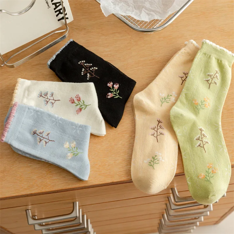 

Korean Style Floral Print Women Socks Ethnic Harajuku Retro Streetwear Middle Tube Socks Sweet Girls Lolita Cute Ruffle Socks