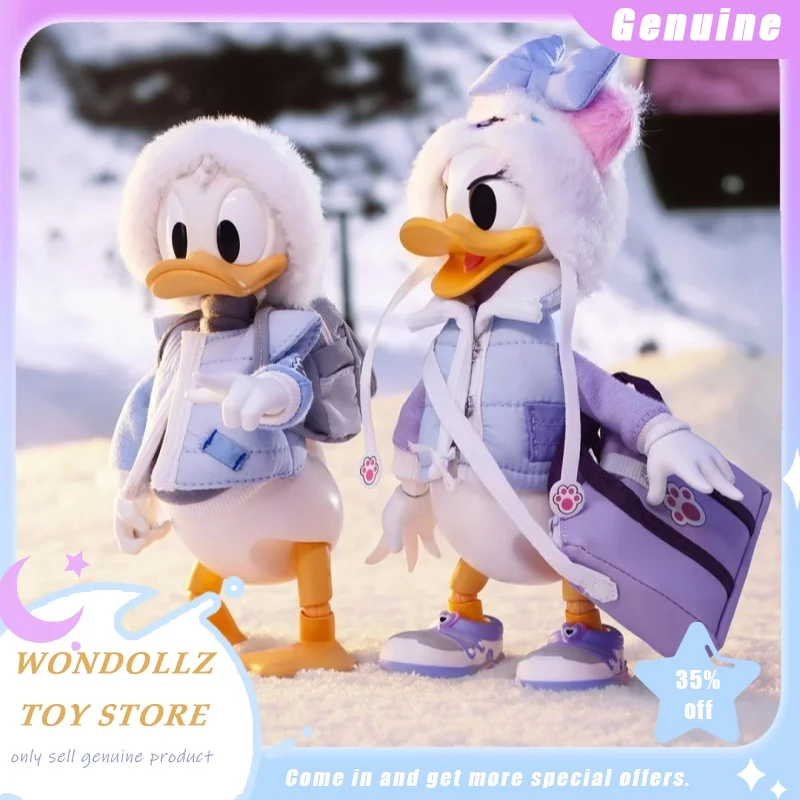 

Натуральная шарнирная фигурка Микки Утки Дейзи Снежная доска Клуб Зимняя плюшевая коллекция Модель автомобиля Орнамент Модная игрушка в подарок