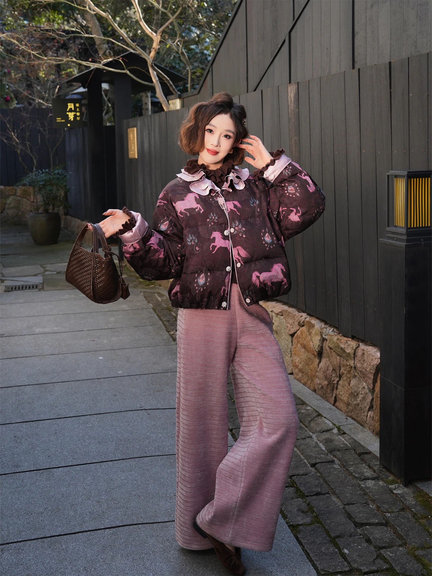 

Yolo Dr Silk Woven Gold 2025 Winter Women's Padded Coat Lace Trim Goose down Warm Loose Fit Traditional Chinese Sle