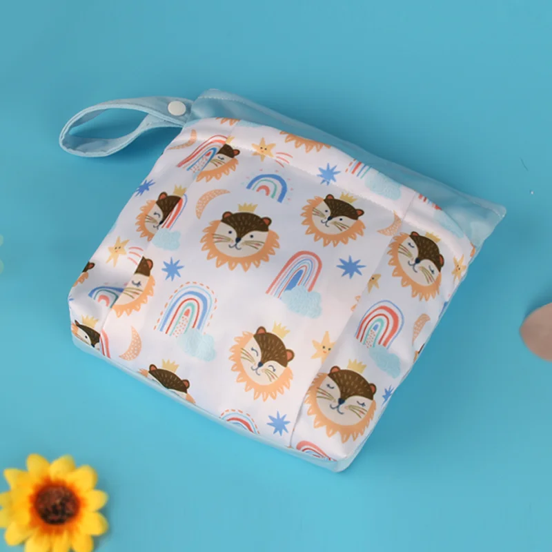 Pororo Diaper Pouch Babies Fashion Multicolor Animal Prints Cloth Bag Waterproof Wet Dry Bag for Washable Diaper Two Pocket