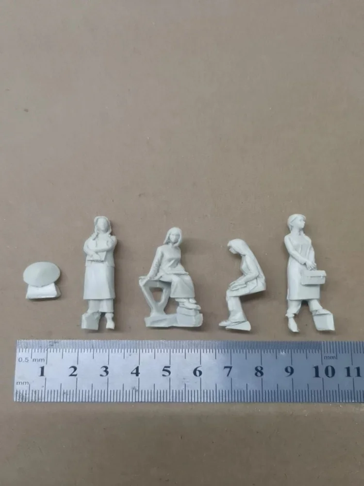 

1/24 Scale Resin Figure Soldier Four Vietnamese schoolgirl Assemble Model Kit Unassembled and Unpainted 3D printing toy 741