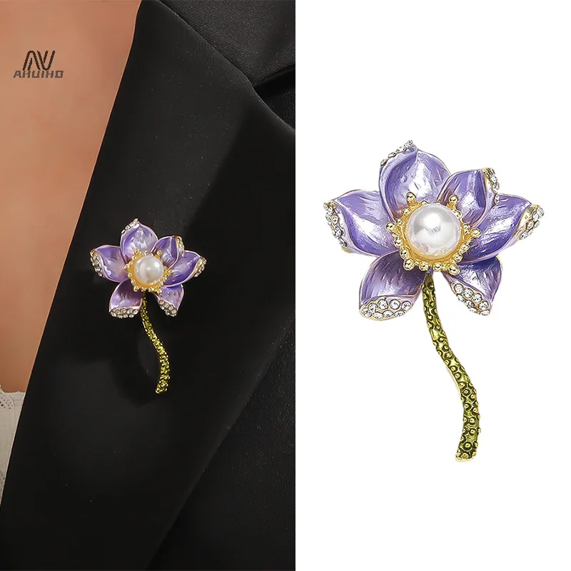 Vintage Temperament Flower Brooch For Women Zircon Pearls Lotus Flower Brooch Dress Clothes Suit Scarf Accessories Jewelry Gift