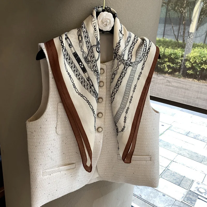 Xiaoxiangfeng Temperament Versatile Trend Square Scarf with Decorative Clock in The Outside Stacked Wear Waist Small Silk Scarf