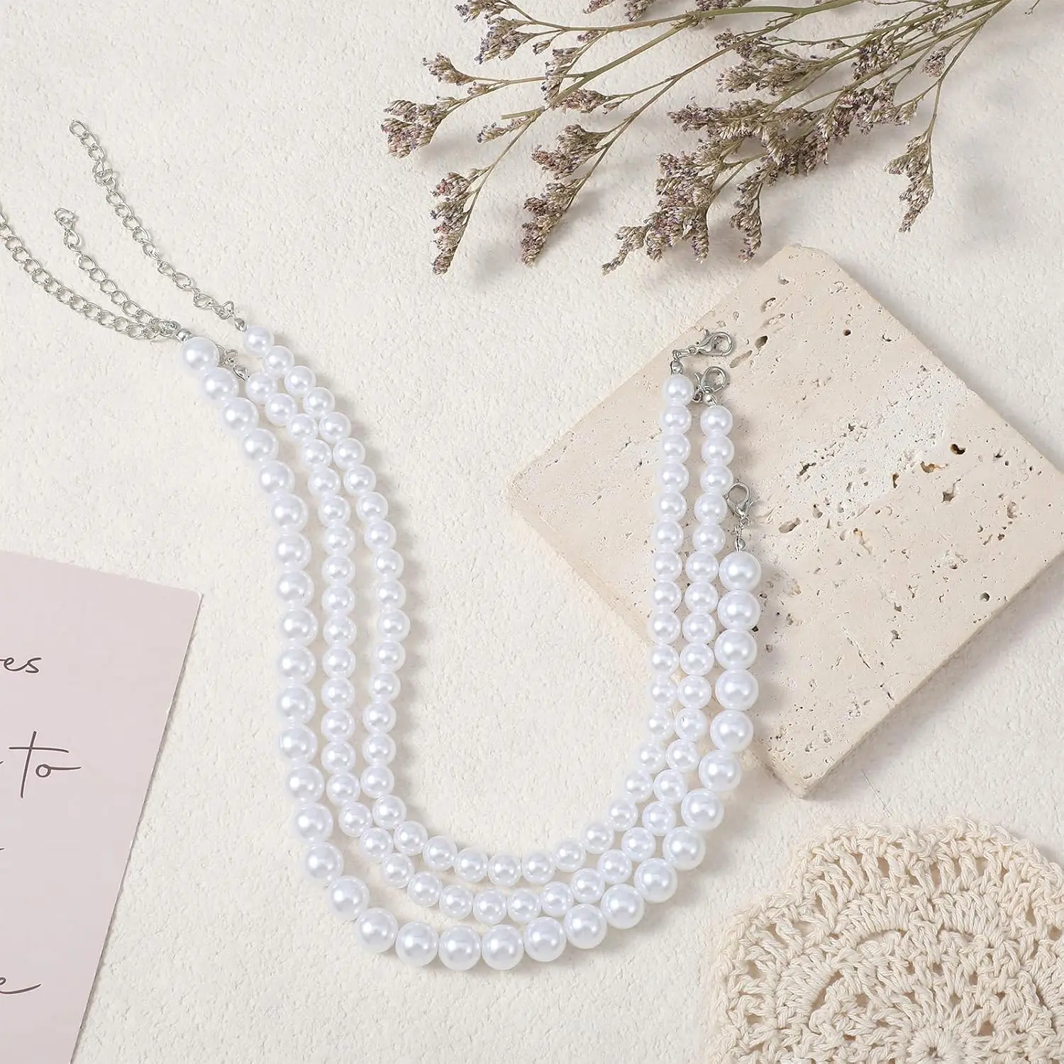 

Pearl Choker Necklaces for Women, 3 Pcs Boho Faux Layered Pearl Necklace Round Chunky White Necklace for Women Wedding Party
