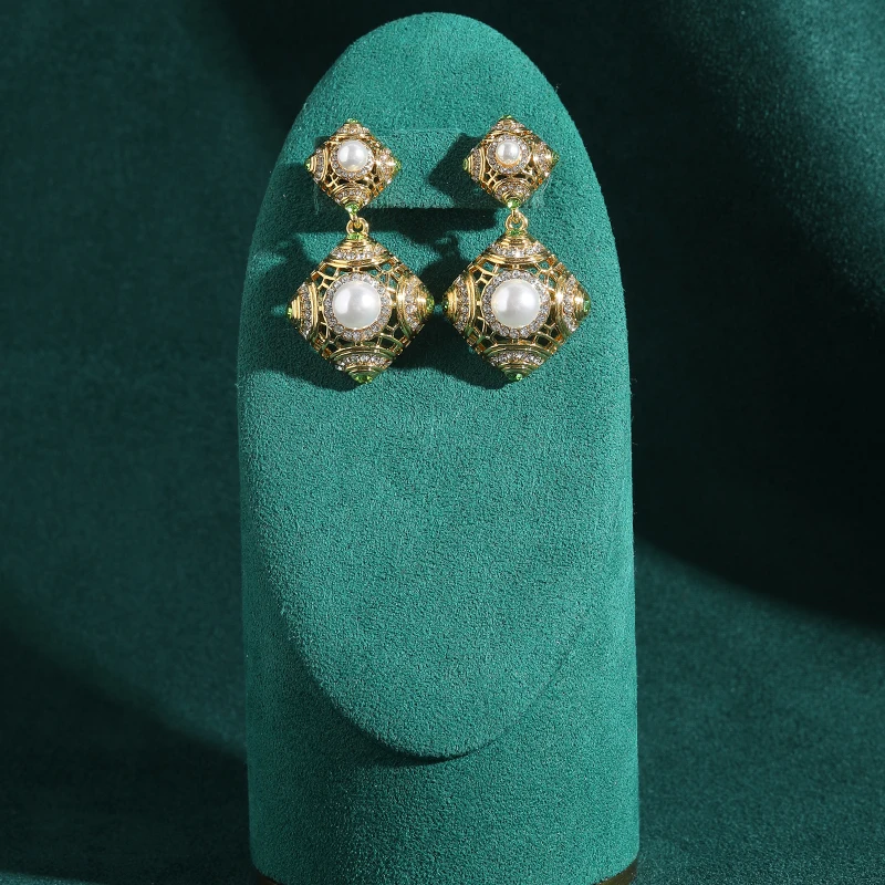 Luxury Designer Pearl Earrings Charms Drop Vintage Jewellery High Quality Green Rhinestones Large Geometric Accessories Woman