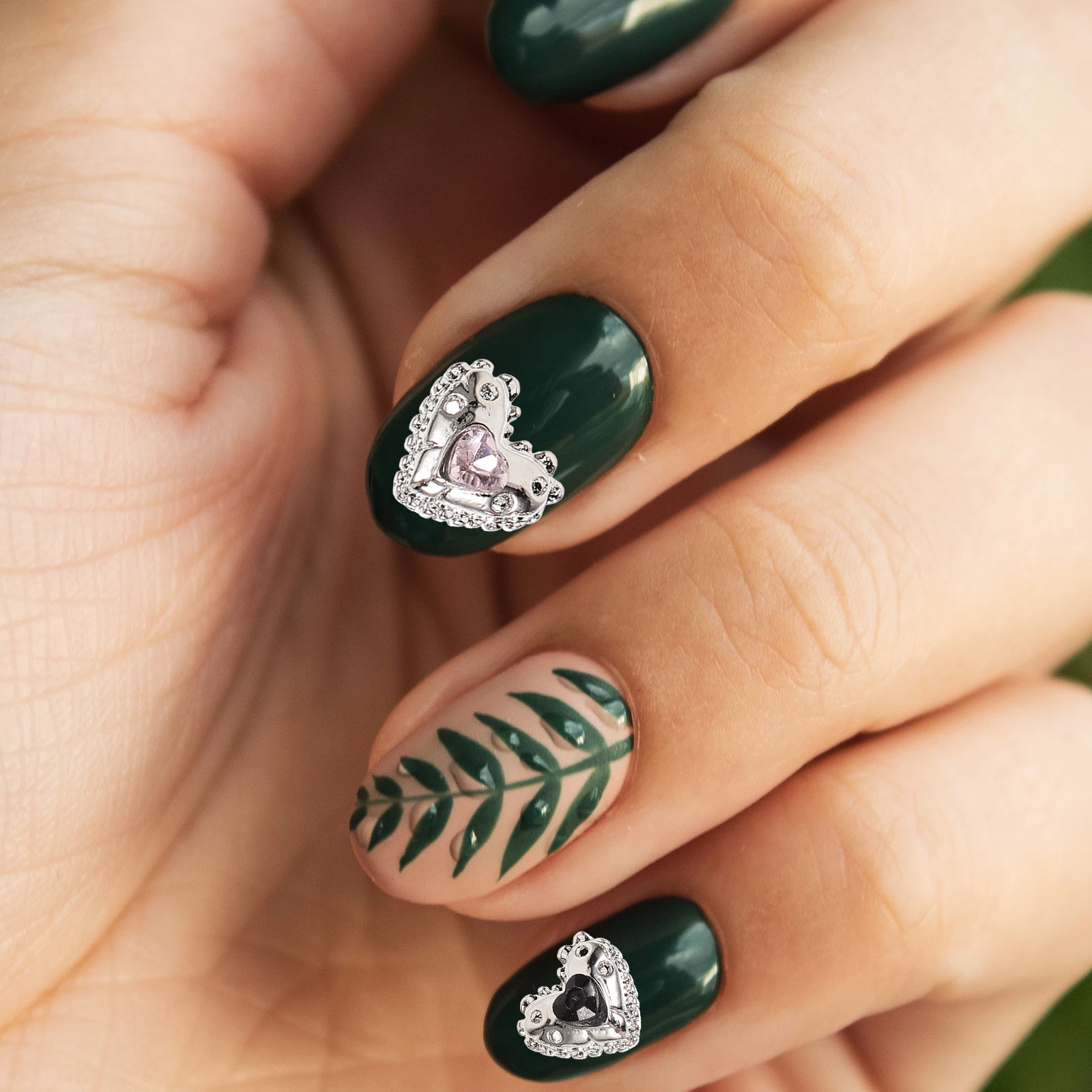

25Pcs Heart Shaped Nail Decorations Women Fake Nails Rhinestone Charms Kawaii Gems Accessories Manicure Supplies Prom Wedding