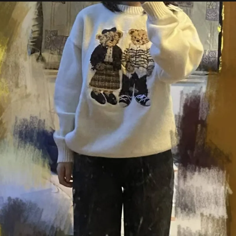 

French Style Bear Embroidery Knitted Sweater Women Autumn Spring New Loose Slim Casual O-Neck Womens Pullover High Quality Top