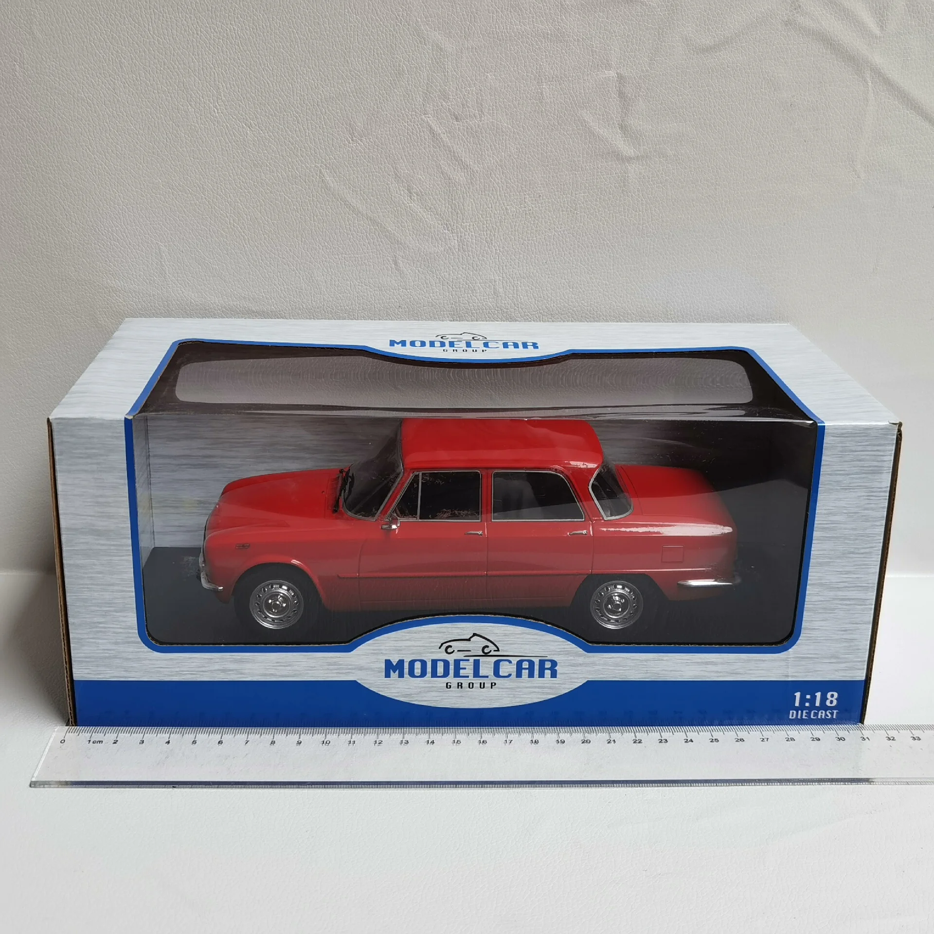 

Модель автомобиля из сплава Diecast MCG в масштабе 1/18, 1974 E8D8