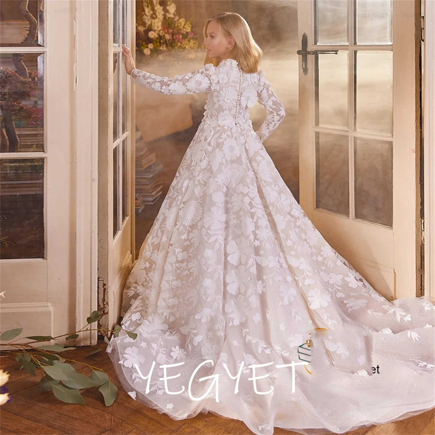 

Charming High Neck Full Sleeve Flower Girl Dresses for Weding Luxury A Line Applique Organza Wedding Party Gowns 2023 Summer