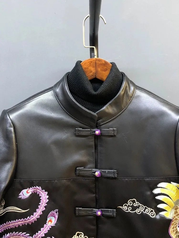 Damska kurtka ze skóry naturalnej w stylu chińskim, jednolity kolor, długi rękaw, dopasowany krój, jednorzędowa, z haftem, retro płaszcz z owczej skóry.