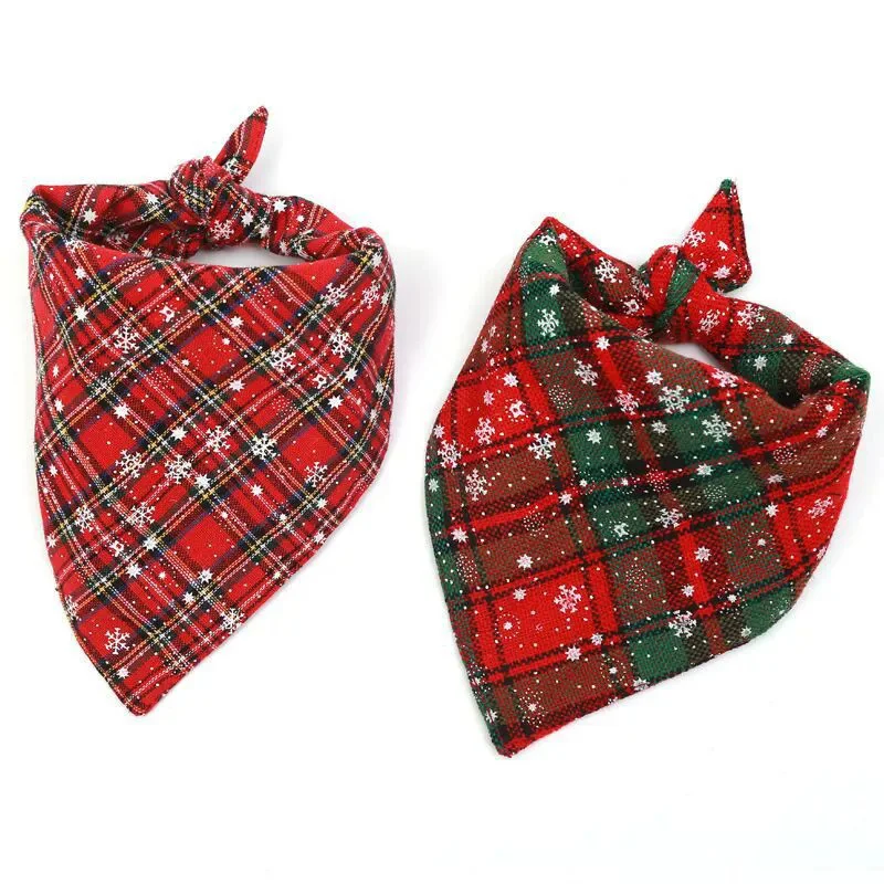 

Christmas Pet Saliva Wipes for Dogs and Cats, Snowflake Triangle Wipes, checkered Decorative Scarves, Festive, in Stock