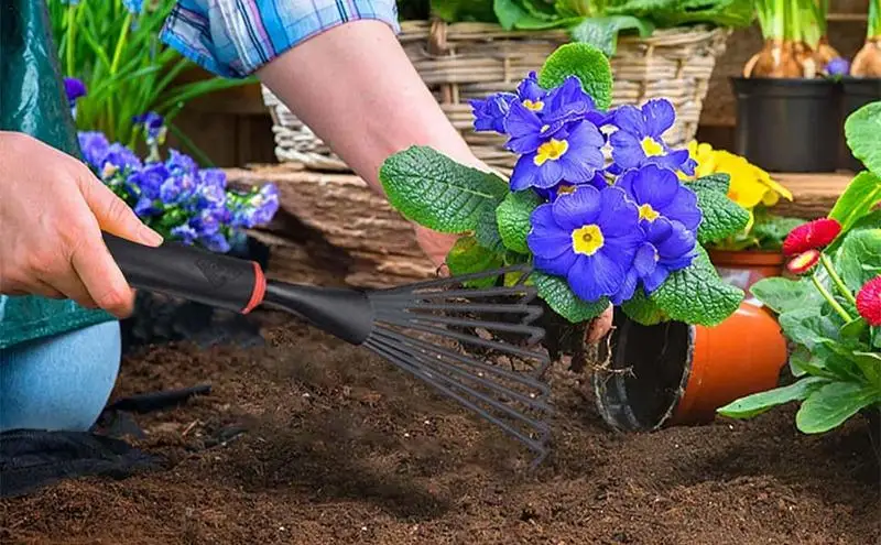 9 Teeth Lawns Garden Rake Heavy Duty Dethatching Rake Rake For Head Hand Fan Leaf Rake With Ergonomic Handle for Loosening Soil