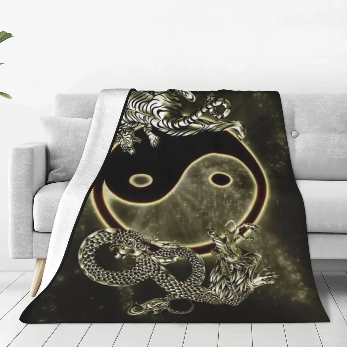 

Warm Soft Blanket Travelling Dragon Yin And Yang Bedding Throws Vintage Flannel Bedspread Couch Chair Novelty Sofa Bed Cover