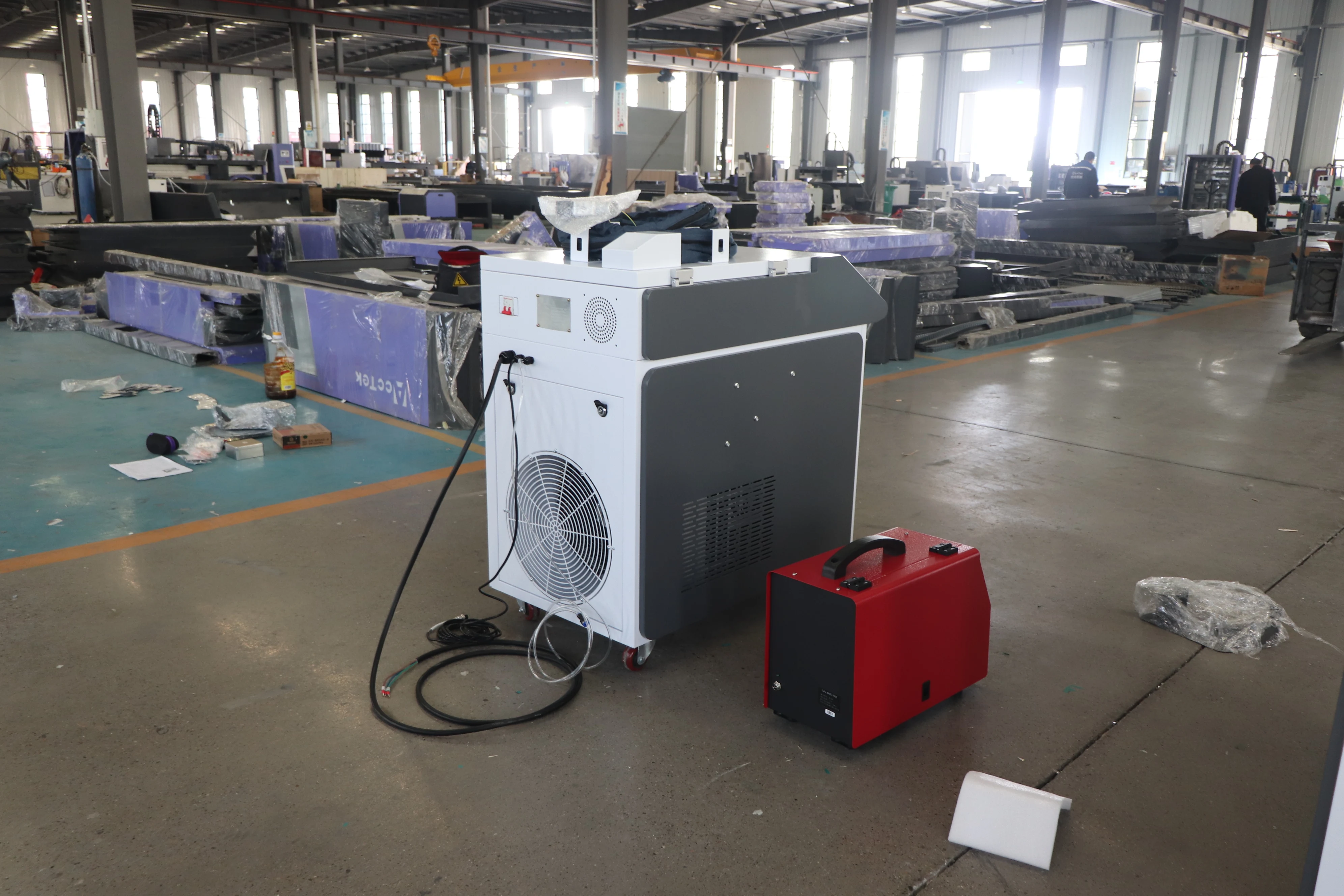 Factory Price Laser Cleaning Welding Machine EU Quality Standard Metal Stone Graffiti Coatings Removing 3-in-1 Machine