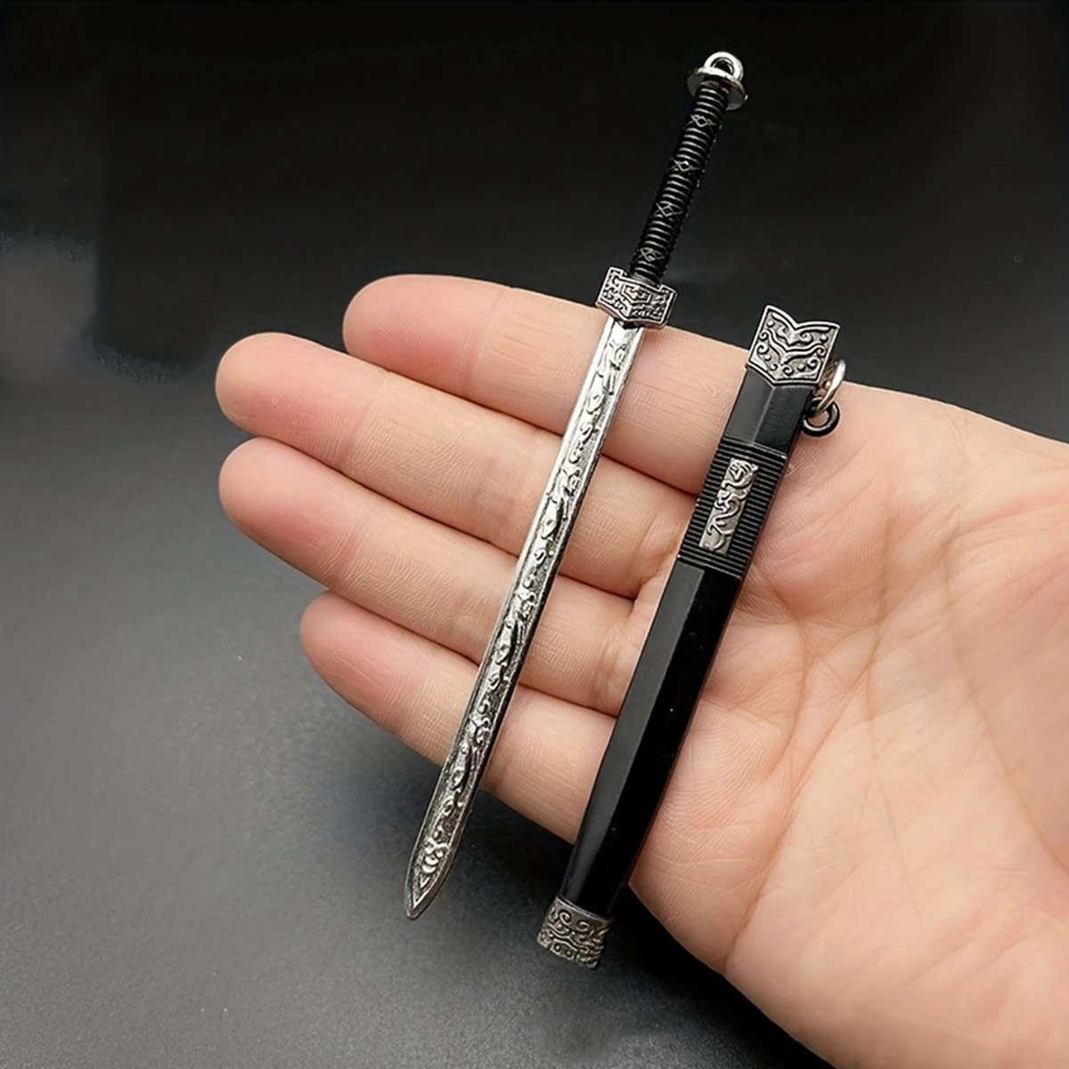 الصينية القديمة السيف قلادة المفاتيح Vintage سبيكة سلاح مفتوح Keyrings للنساء الرجال العصرية مفتاح سلسلة حامل هدايا الاطفال #3