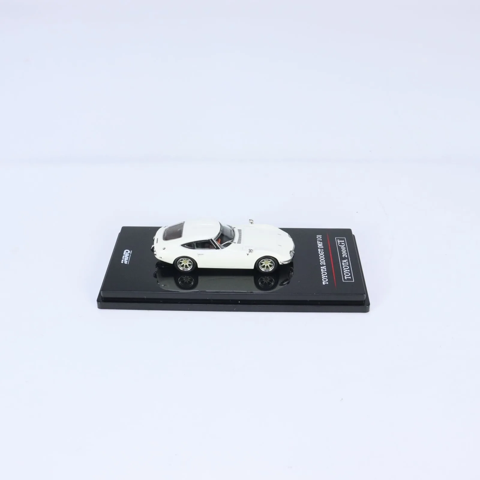 INNO 1:64 Scale 2000GT Alloy Car Model Ornaments