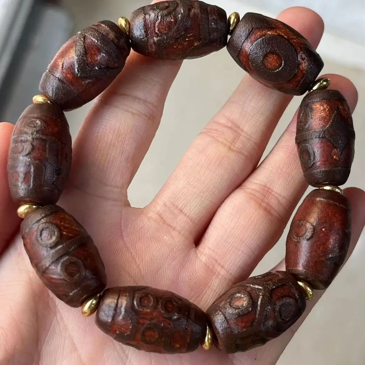 Tibetan old agate at a glance to nine eyes family photo dzi bead bracelet bracelet jewelry men's and women's agate chalcedony br