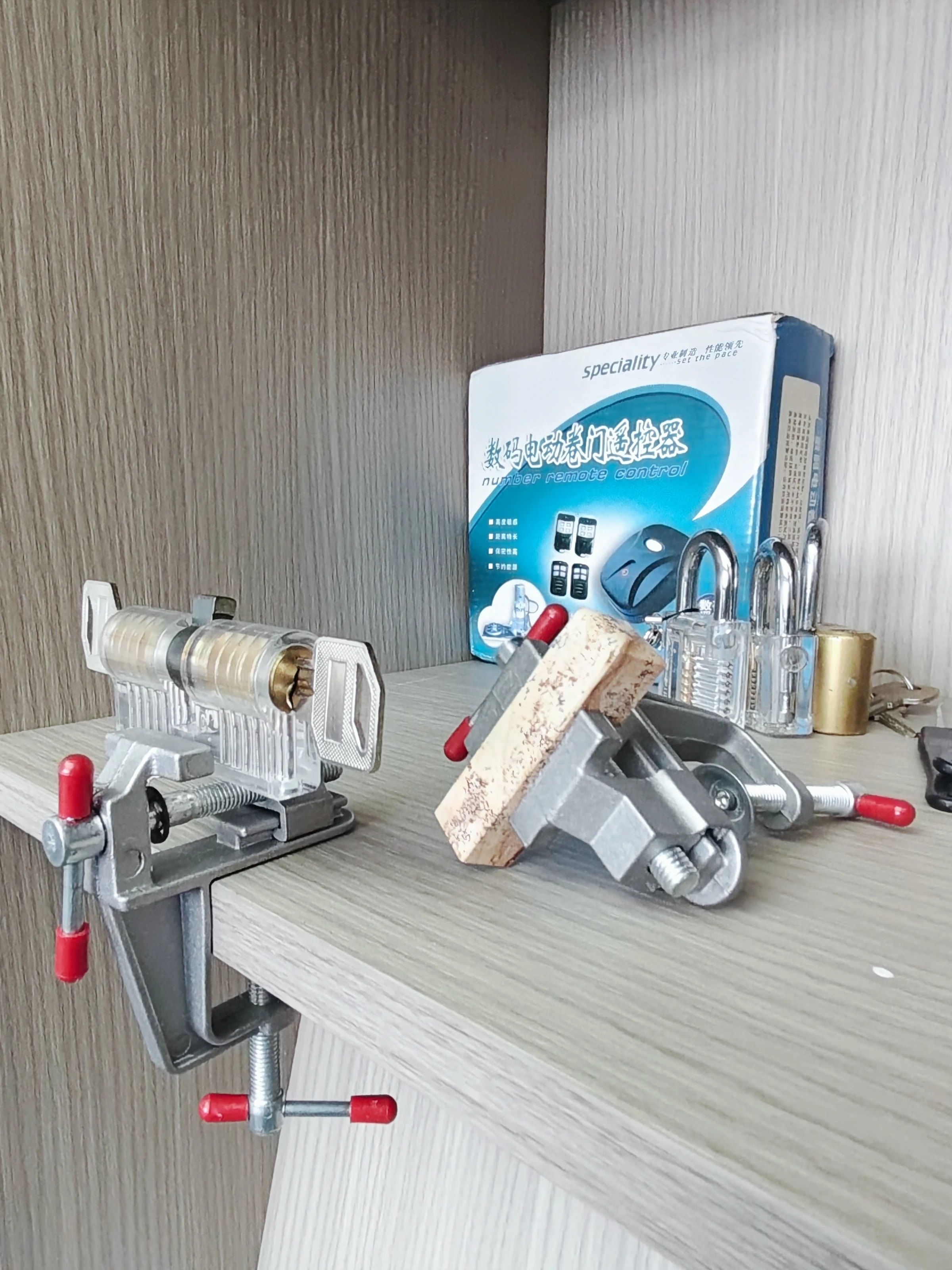 Small Jewelers Hobby Clamp On Table Flat Pliers Tool Mini Vice Bench Vise Muliti-Funcational 3.5&quot Aluminum Miniature