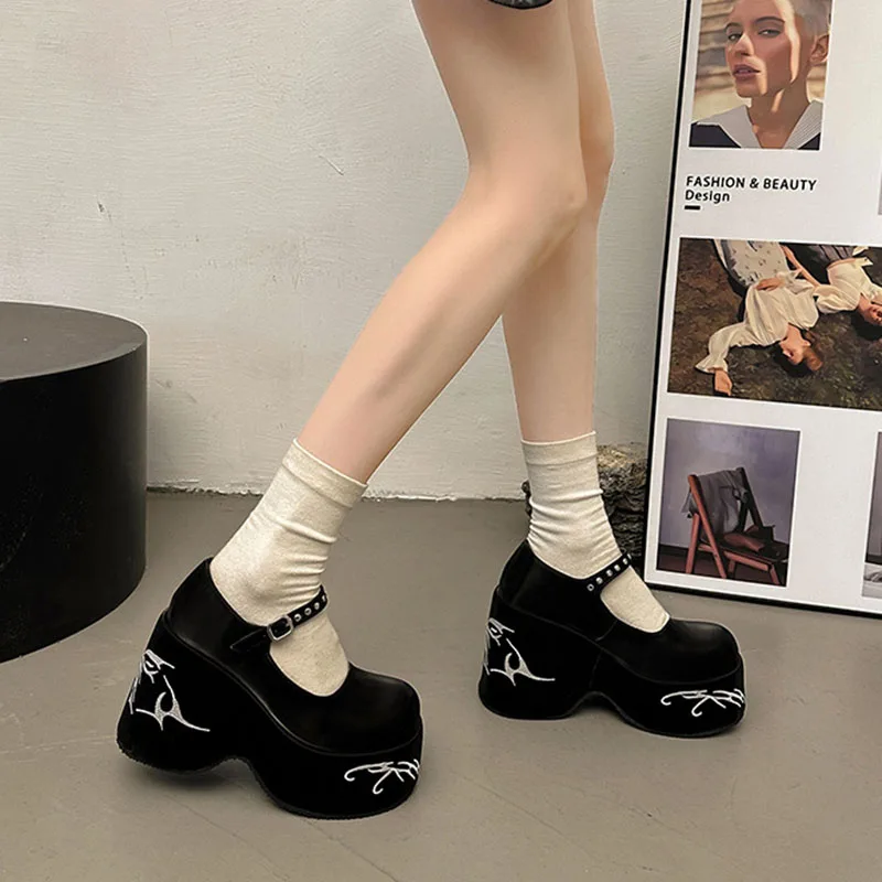 Damskie buty na wysokim obcasie Gothic Lolita New Mary Jane Shoes Casual Woman Heeled Party Wedges Thick Bottom Pumps Black Loafers