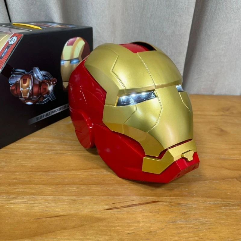 Filmperipheriegeräte Superheld Iron Man Helmmaske mit LED-Licht Modell Rollenspiel 1/1 Bühnenshow Party Requisiten Cosplay Zubehör