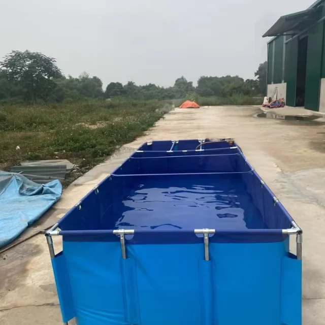 Tela Impermeable de PVC / 0.65mm de Grosor / Rollo de Tela Industrial para la Producción de Revestimientos de PVC para Estanques de Peces en Vietnam