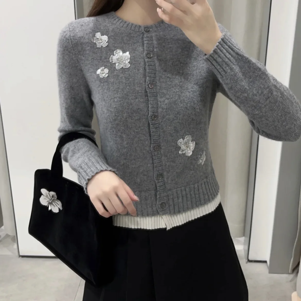 Design Korean sequin embroidery flower gray knitted cardigan jacket women's top autumn and winter new