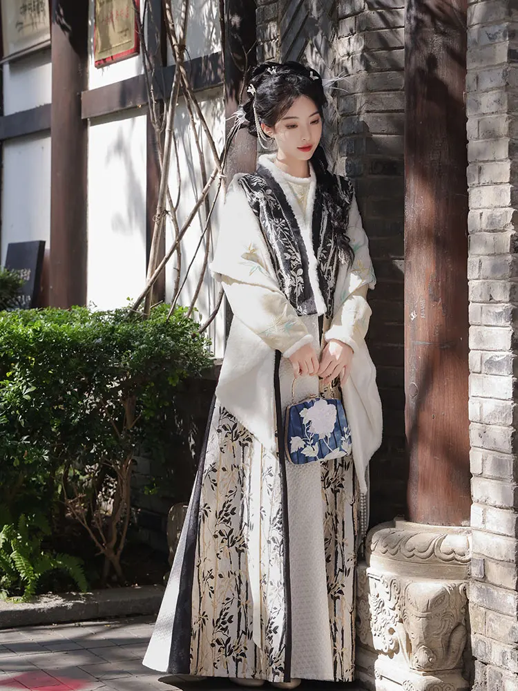 

Embroidered f Sve round Ne 9 Pieces Intermingled Color Skirt Original Bamboo And Jade Autumn Winter Sle