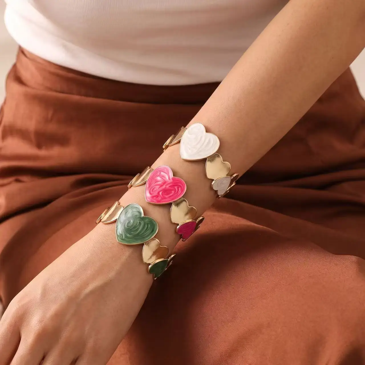1 Piece Swirl Enamel Heart-Shaped Open Bracelet, Designed Specifically for Women, Suitable for Daily Wear and Beach Vacation Accessories