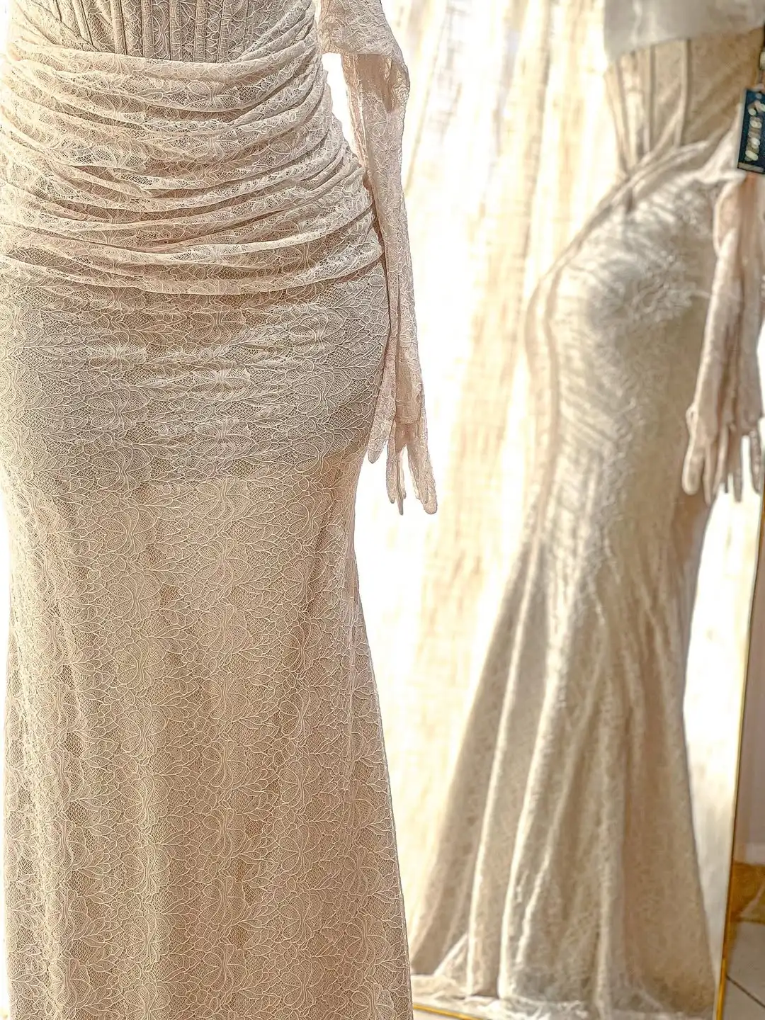 Nuevo diseño Sexy Crystal Fishbone Corset fuera del hombro cintura plisada ilusión encaje bordado sirena vestido de fiesta de graduación de noche