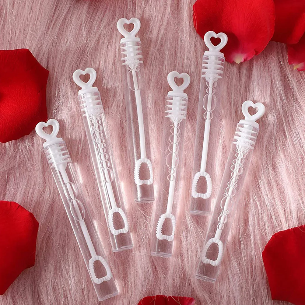 Baguettes à bulles en forme de cœur d'amour, 18 pièces, vides, rechargeables, portables, pour fête d'enfants, mariage, amusant en plein air, eau de savon