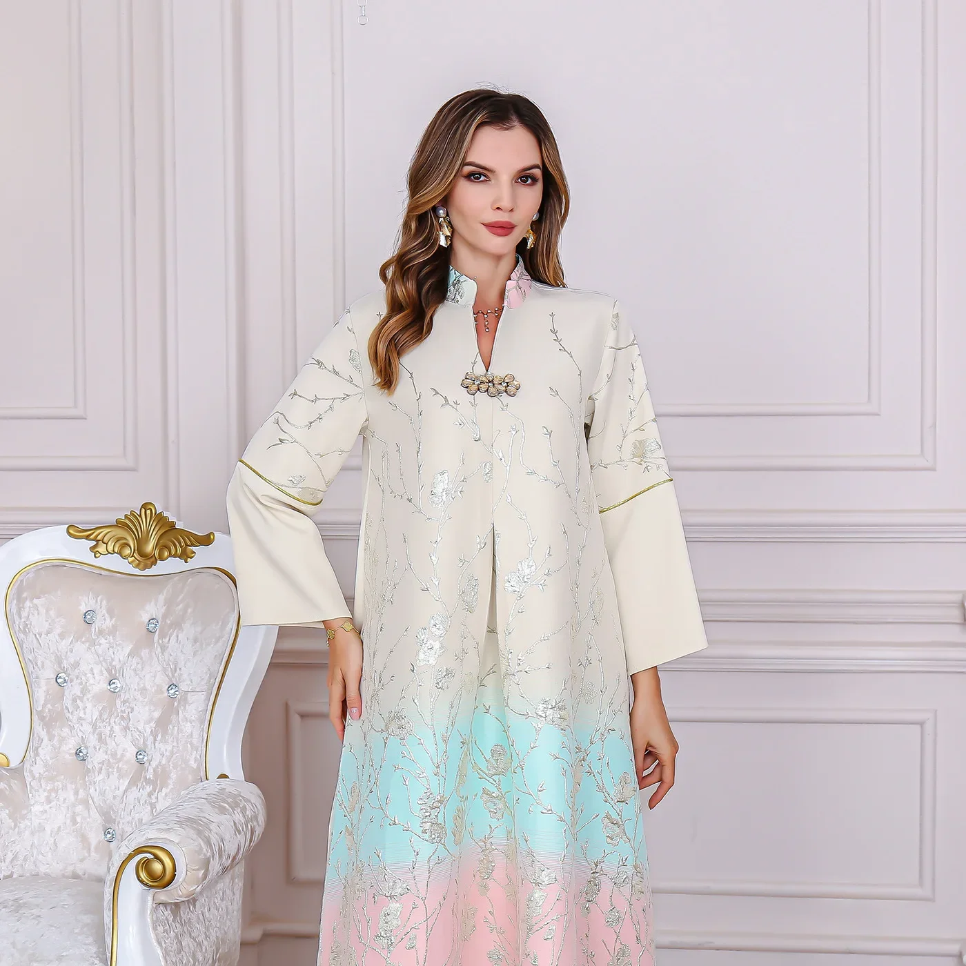 Middle Eastern Dubai Abaya Muslim Women's Clothing Robe. Arabian Turkish Fashionable Embroidered Gradient Long-sleeved Dress.