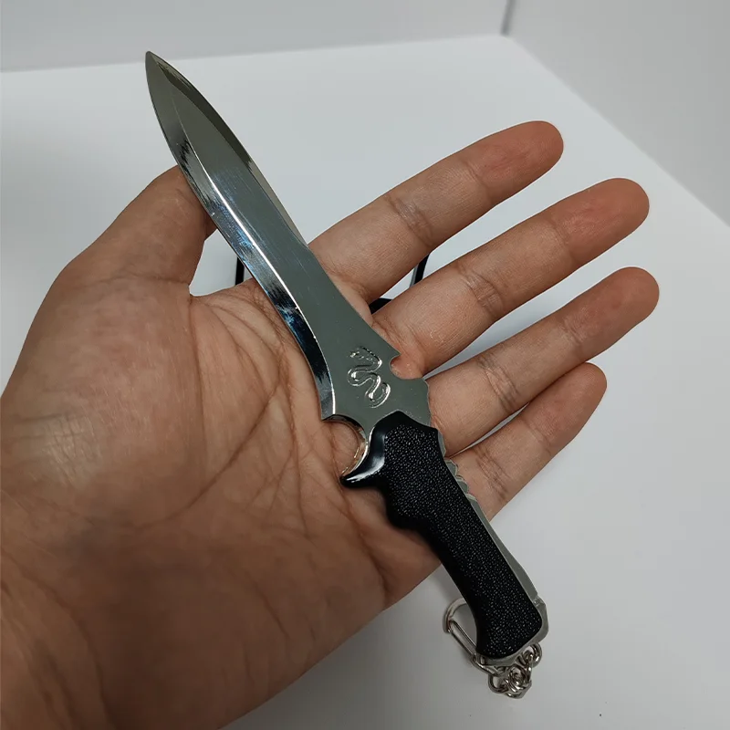 Couteau Leon de 18cm, jouet épée avec étui, périphériques de jeu, sécurité amusante en plein air, ornement de bureau non aiguisé, pendentif cadeaux