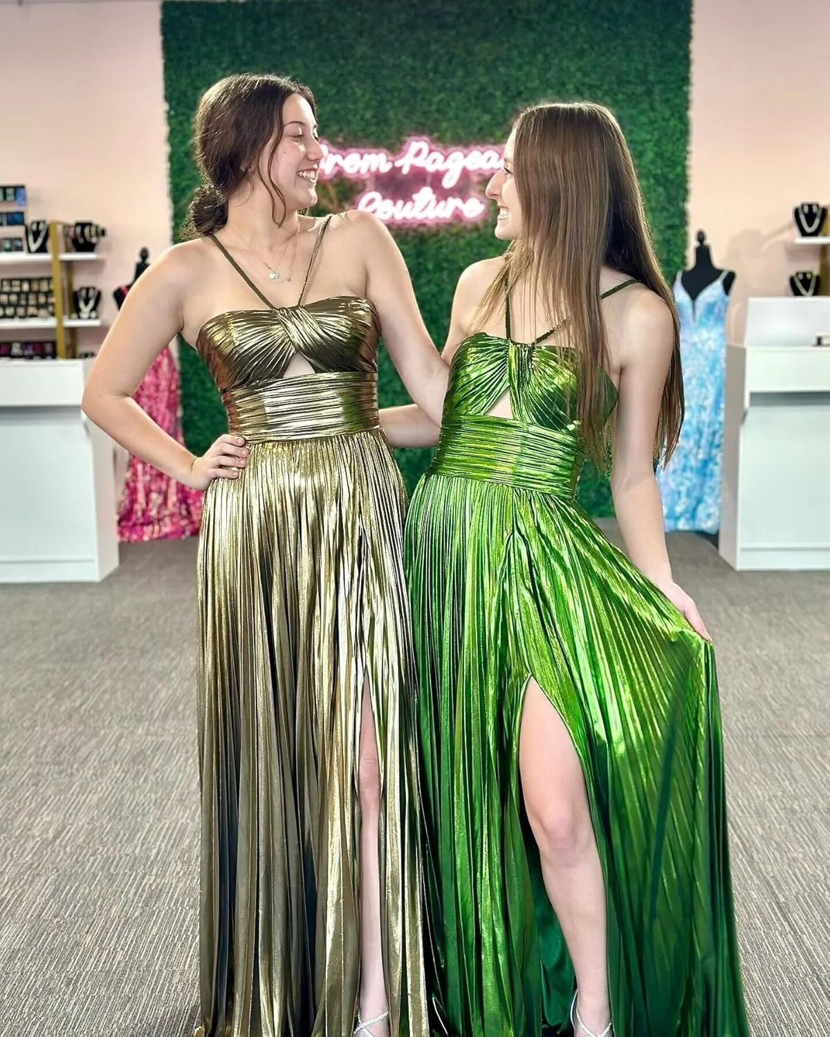 

Spaghetti Straps A-line Prom Dresses Metallic Satin Front Hollowed Pleats Side Slit Sparkly Cocktail Party Gowns Girl's Pageant