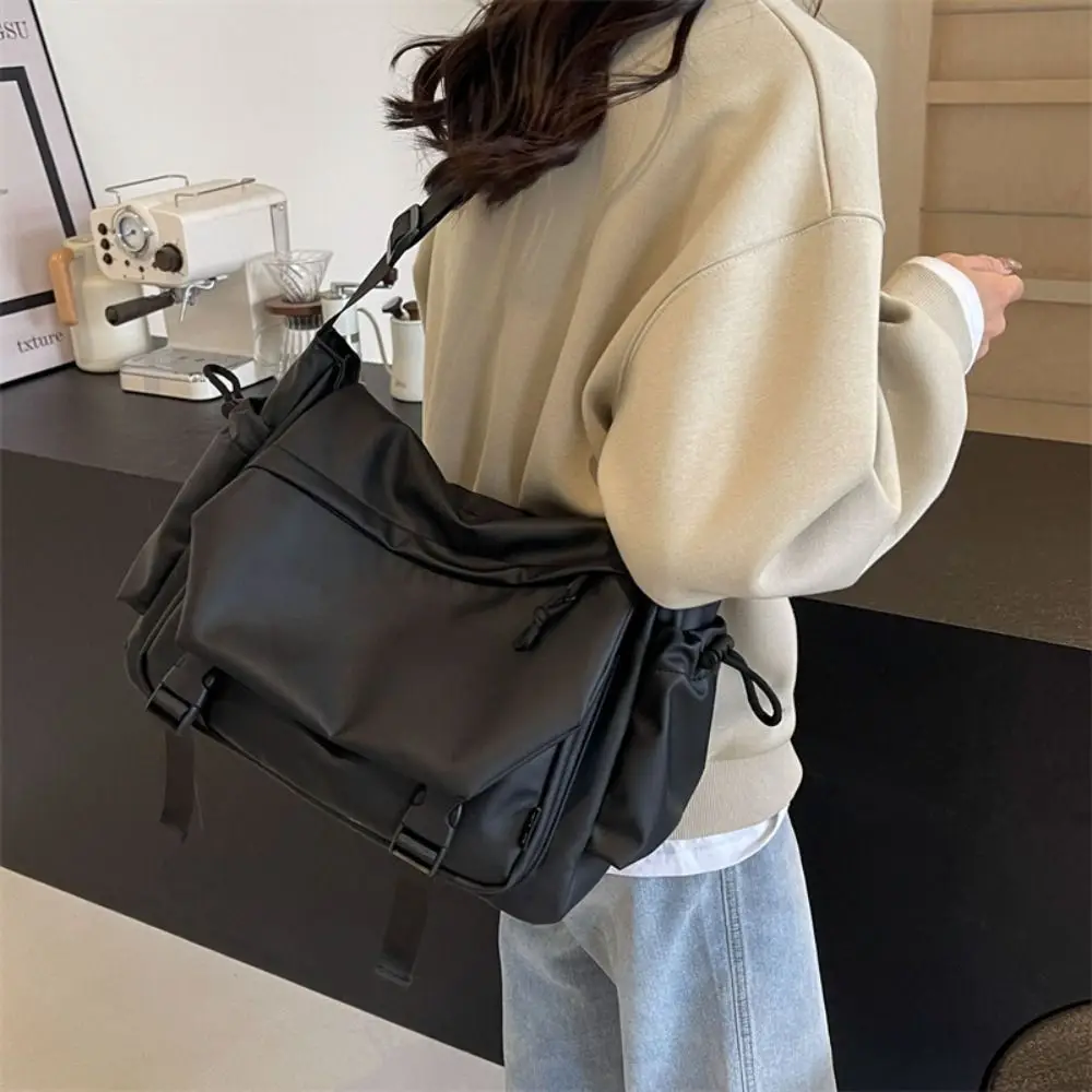 

Solid Color Nylon Crossbody Bag Oxford Cloth Waterproof Messenger Bag Multifunctional Large Capacity Short Distance Travel Bag