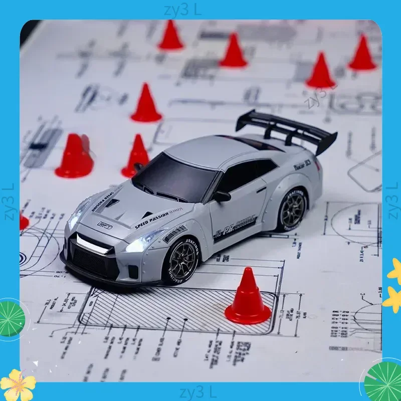 

2025 Новый спортивный автомобиль с дистанционным управлением Gtr, масштаб 1/20, радиоуправляемая гоночная модель для дрифта, игрушка для детей, полумасштабный входной уровень, подарок