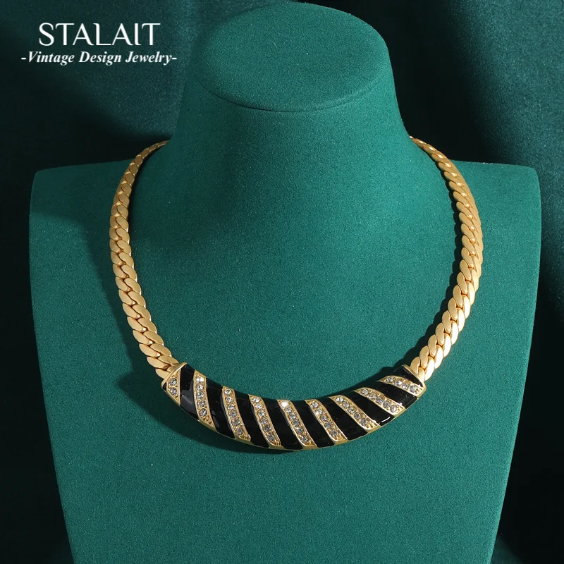 

Vintage Jewelry Collar Short Chain Gold Color Necklaces Wide Flat Snake Bone Wedding Party Medieval Style Fashion Retro Outfits