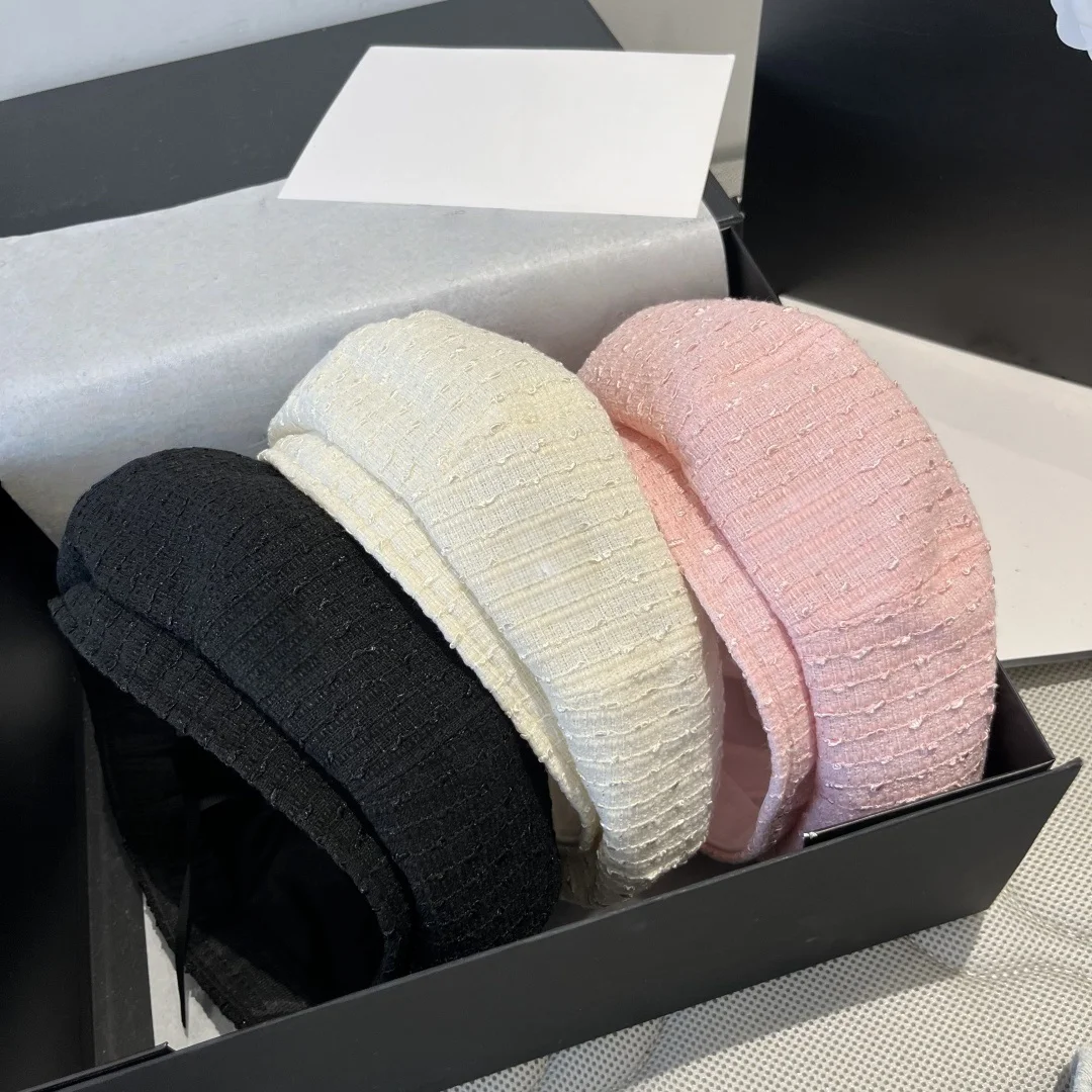 

Light Luxury Beret Versatile Ins Fashionable and Casual High-end Sequins Elegant Painter Hat Breathable High Appearance