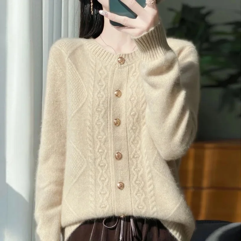 

2025 New Spring And Autumn Women Cardigan Round Neck Knitwear Solid Color Fashion High-grade Knitwear