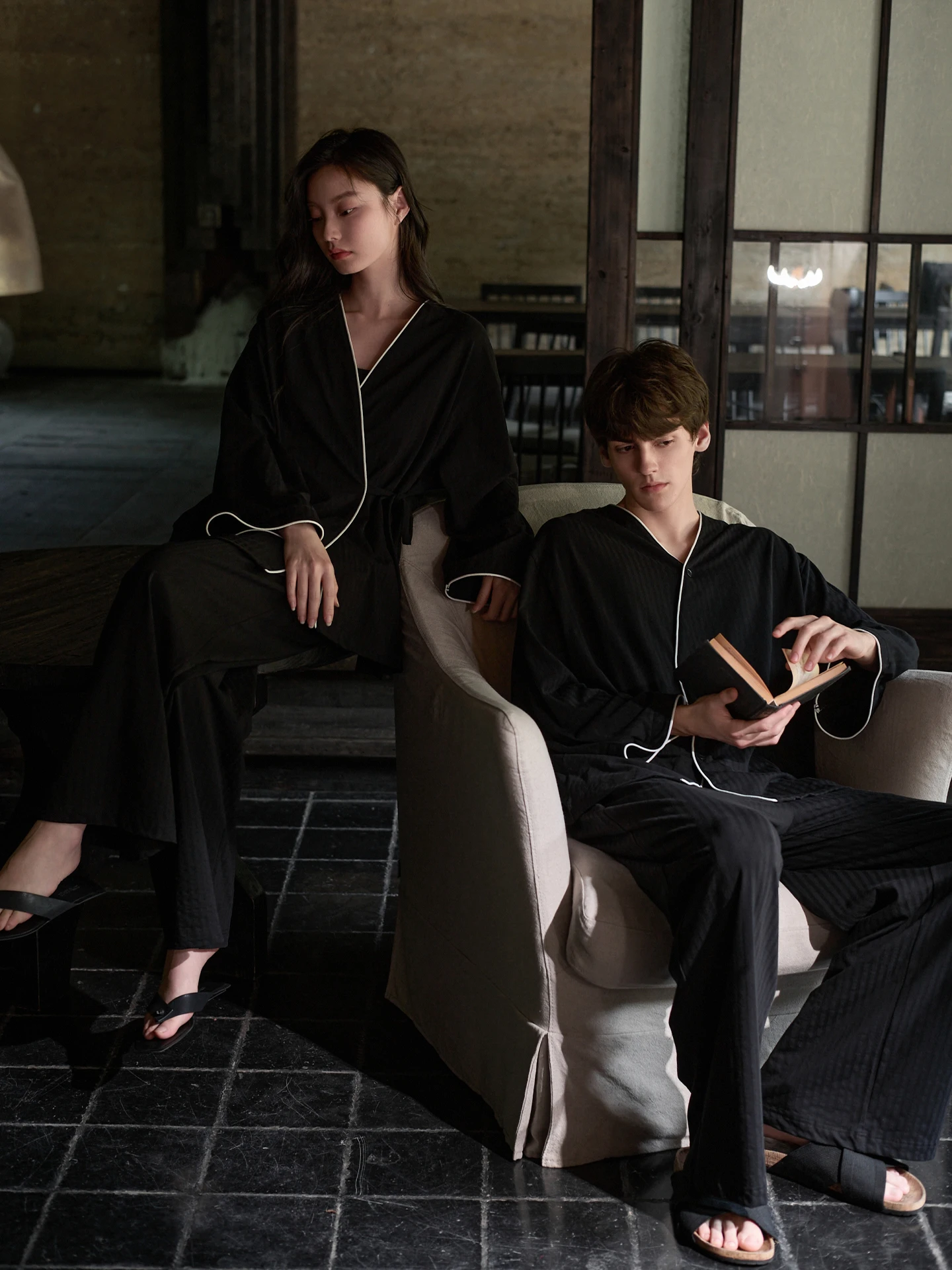 pigiama-per-coppie-cardigan-aperto-a-maniche-lunghe-abbigliamento-per-la-casa-tessuto-in-morbido-cotone-lavorato-a-maglia-completo-per-il-tempo-libero-a-casa-con-scollo-a-v-per-uomo-e-donna